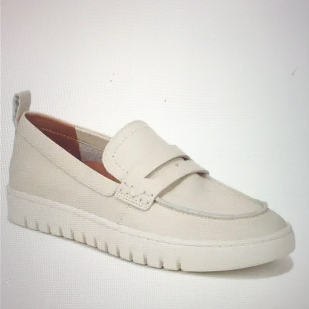 VIONIC Uptown Women’s Cream Leather Slip-on Penny Loafer Size 8.5